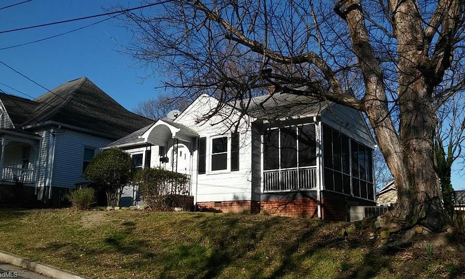 1st image of 715 Laurel St