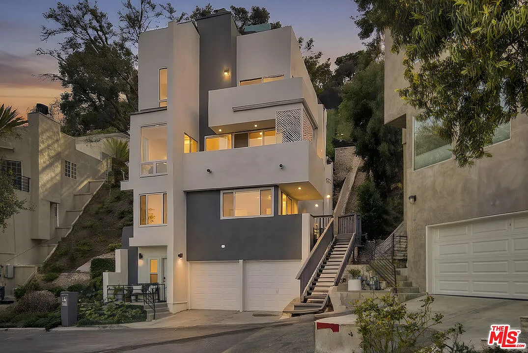 3 bed, 2.5 bath, 1964 sqft, $8,000 — Photo 1