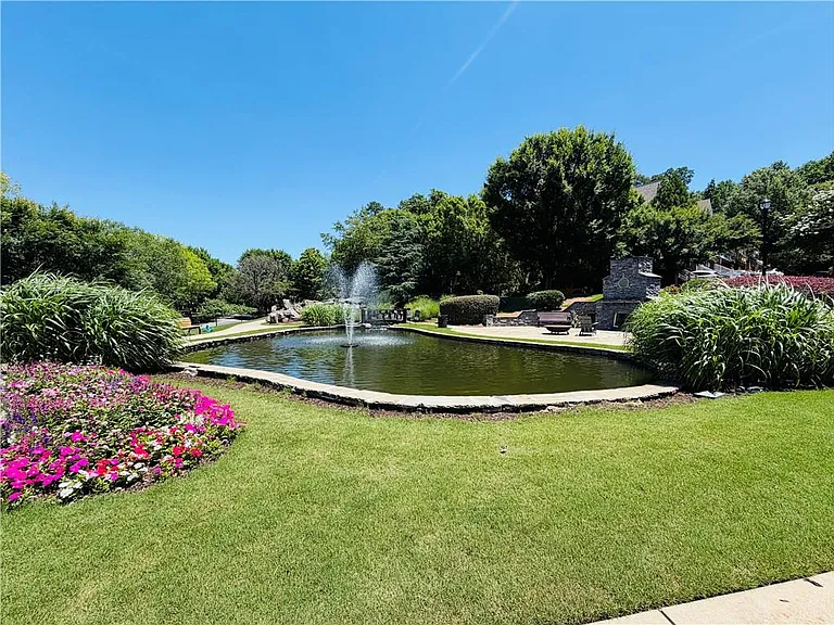 1678 Carr Cir NW — Photo 35