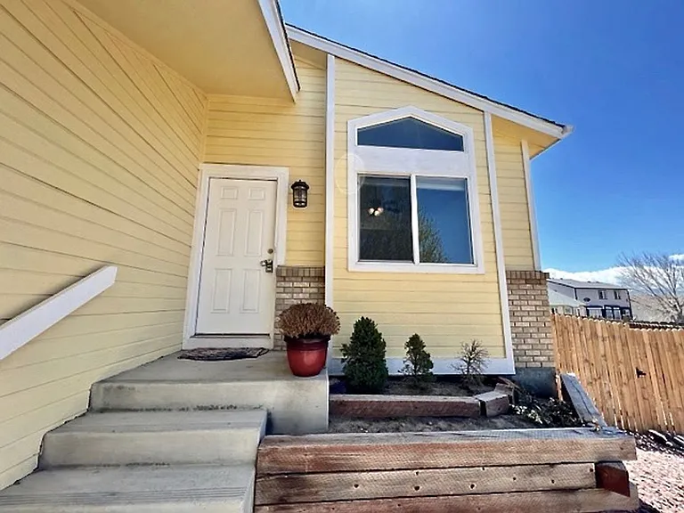 4275 Addax Ct — Photo 2