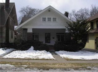 11 Grove Ave, Lockport, NY 14094