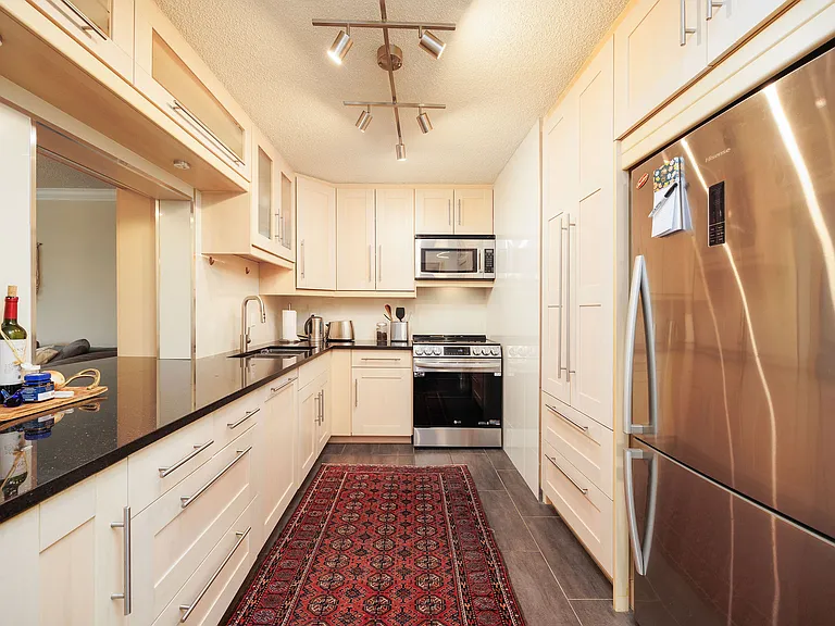 2024 Fullerton Ave #710 — Photo 11