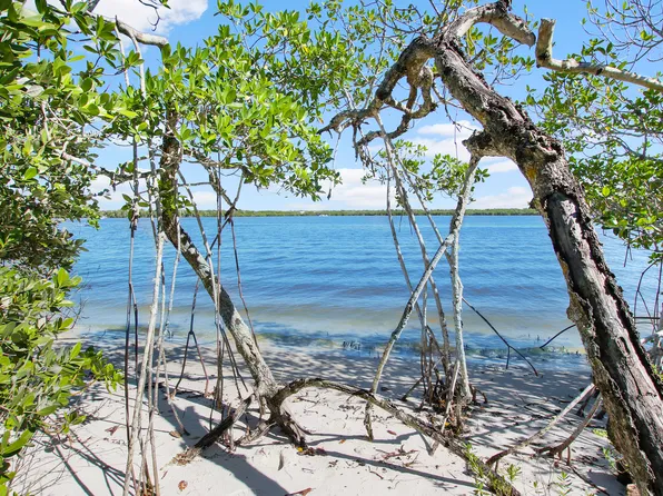 5983 SE Riverboat Drive, Stuart, FL 34997