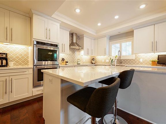 5th image of 9804 Bordeaux Ln