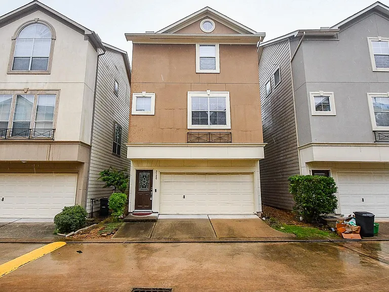 3126 Clearview Cir — Photo 1