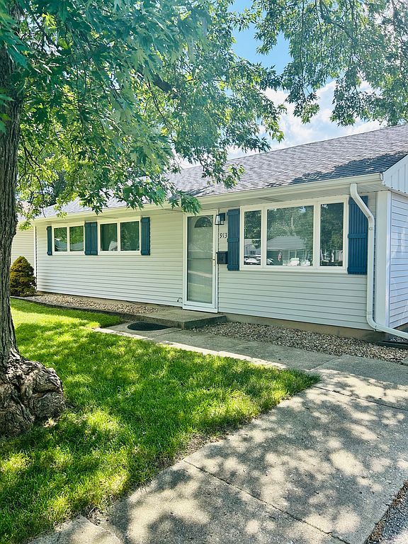 913 Hollyberry Dr - Property Image