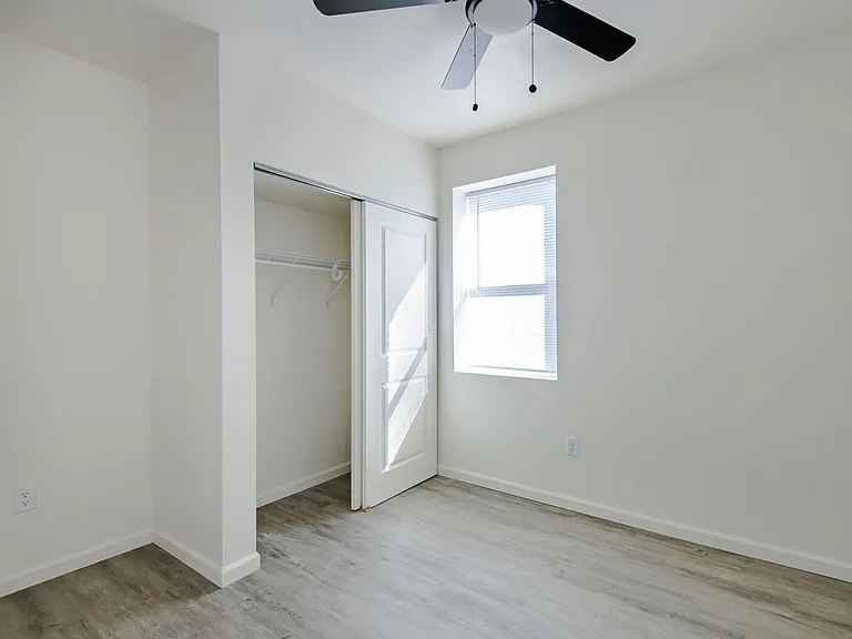 6043 Clemens Ave — Photo 9