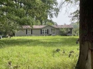 23501 Sherwood Rd, Belleville, MI 48111