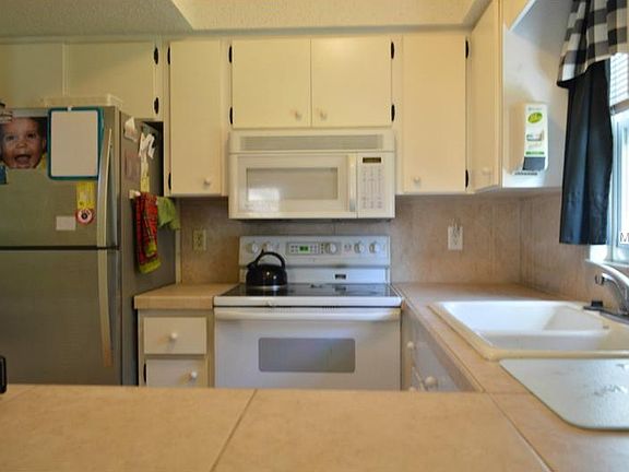 4th image of 3188 Maiden Ln
