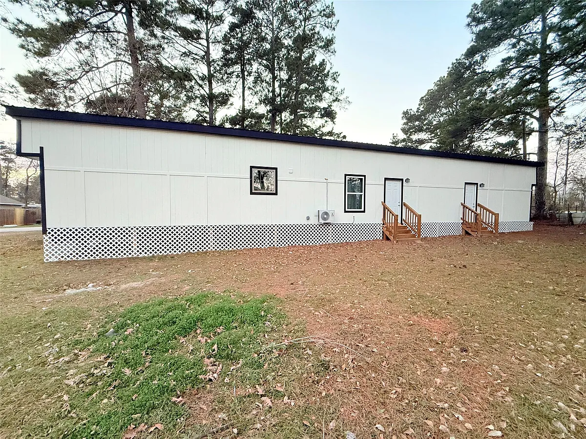 Building Photo - 12090 Canal St #2