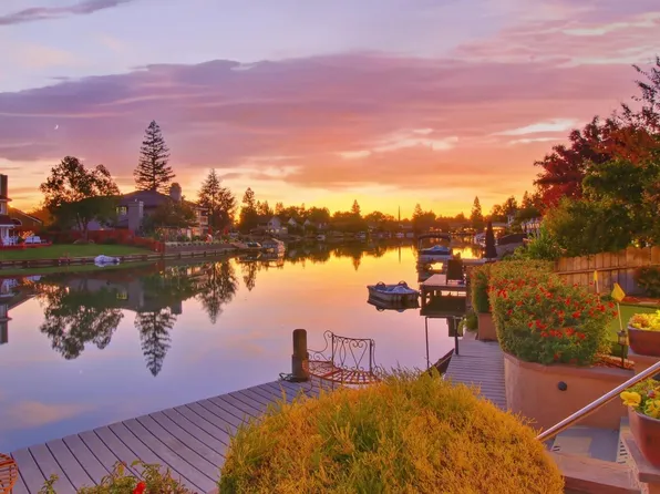 9316 Laguna Lake Way, Elk Grove, CA 95758