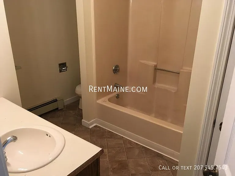 63 Valley View Ln #C — Photo 13