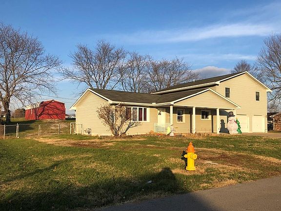 2nd image of 809 Connie Ave