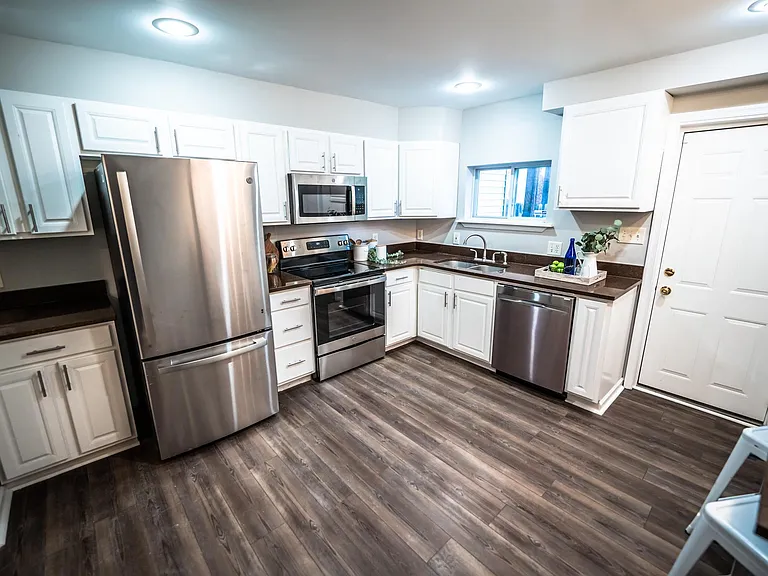1119 Race St — Photo 15