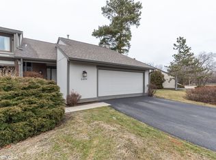 2499 Yarrow Ln, Rolling Meadows, IL 60008