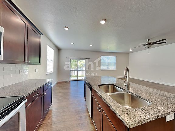 5th image of 2997 E North Village Dr