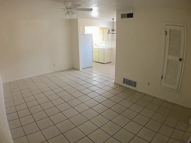 2418 Pittsburg Ave — Photo 7