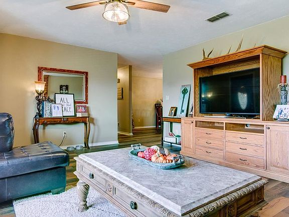 4th image of 348 Dove Creek Cir