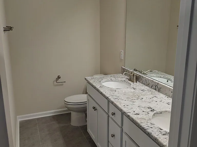 877 McKenzie Park Ter — Photo 27