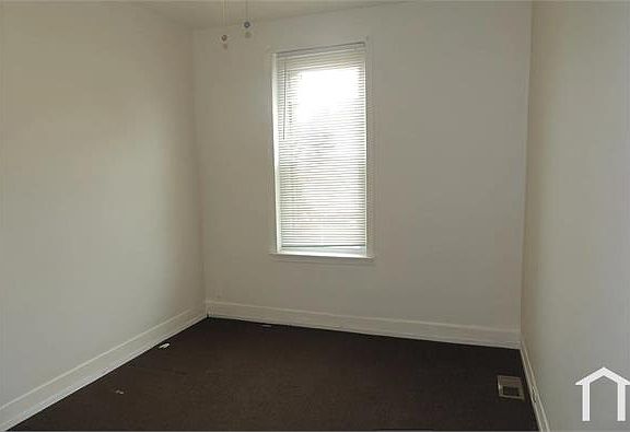 5th image of 2878 W Garrison Ave