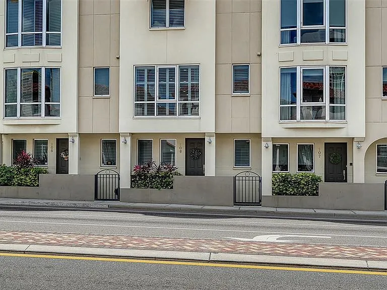 235 Cocoanut Ave #106B — Photo 3