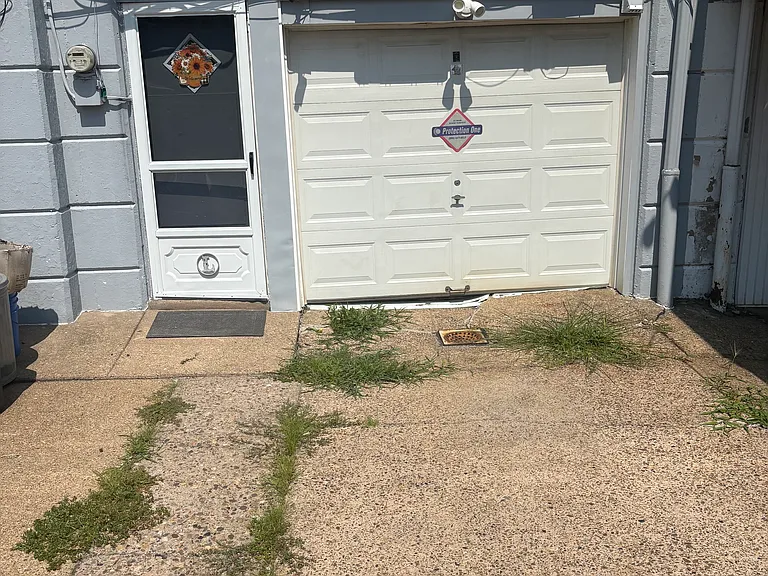 4210 Magee Ave — Photo 4