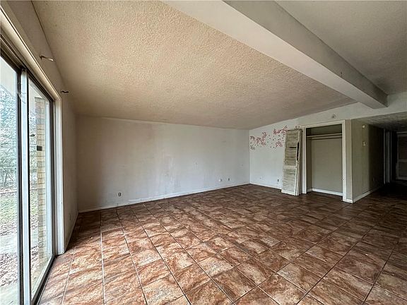 5th image of 836 N Columbia St