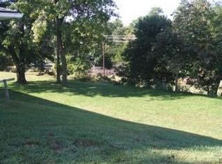 416 Rainbow Dr, Rock Port, MO 64482