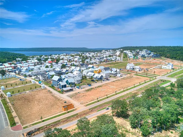 54 Hill St #19, Eufaula, OK 74432