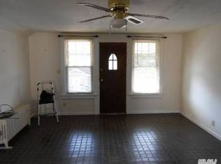 295 S Park Ave, Lynbrook, NY 11563