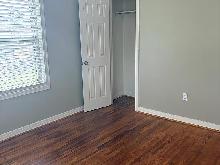 1813 S Harrison St — Photo 14