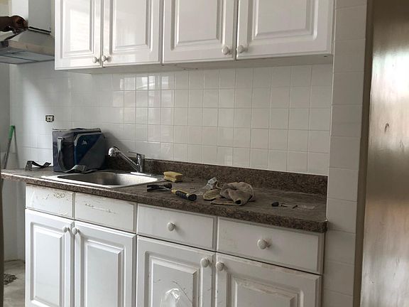 4th image of 848 E 222nd St