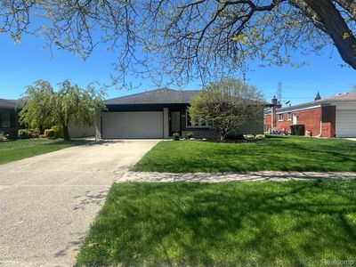 34111 Brookshire Dr, Sterling Heights, MI, 48312