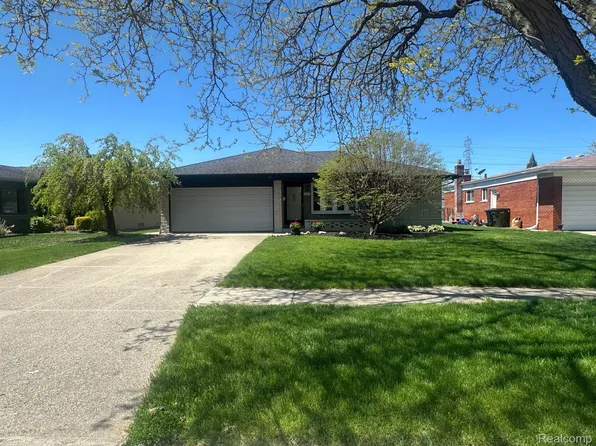 34111 Brookshire Dr, Sterling Heights, MI 48312