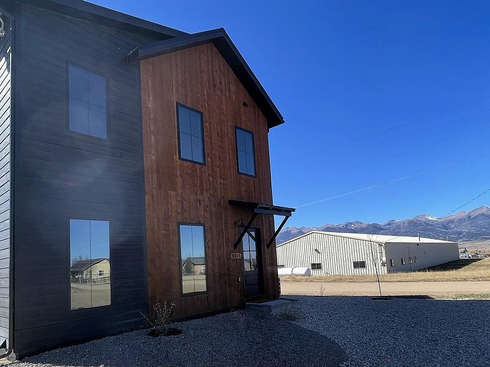 Cute and cozy duplex with views of the Sangre De Cristo Mountain range