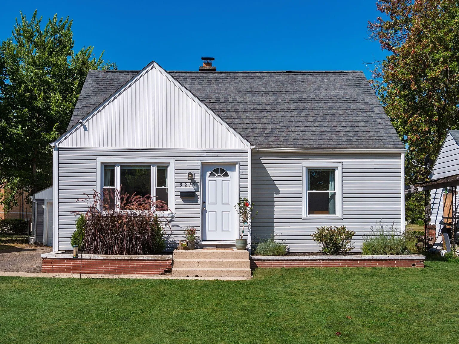 3219 Oaklawn St photo 1