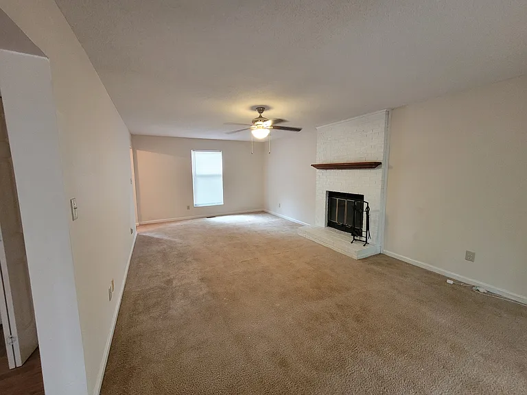 104 Corgy Dr — Photo 7