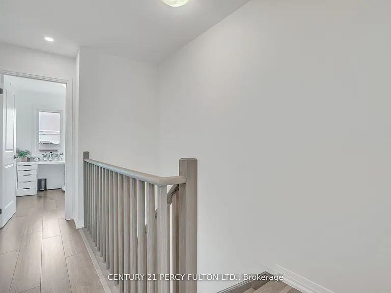 89 Fairlane Ave — Photo 26