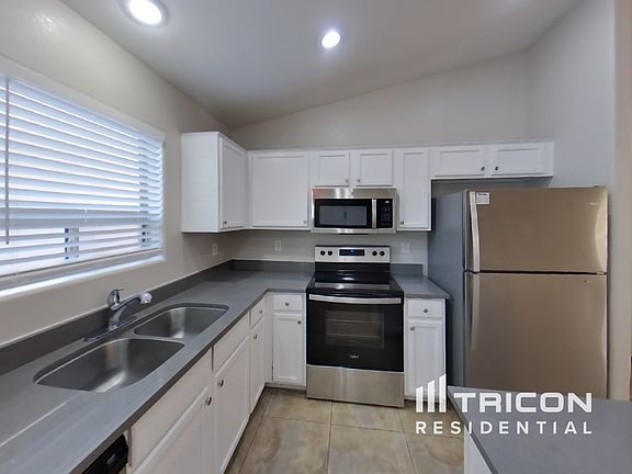 4th image of 42454 W Sunland Dr