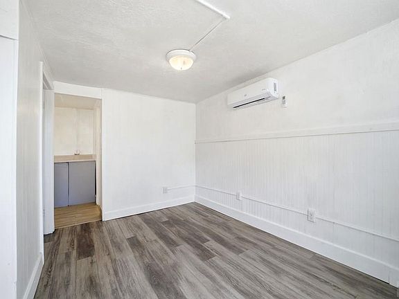 3rd image of 1437 Cypress St