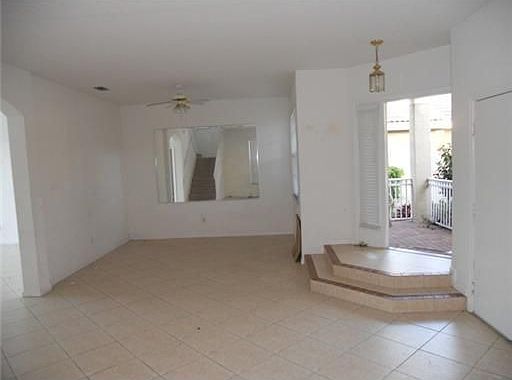 2nd image of 5131 Aurora Lake Cir