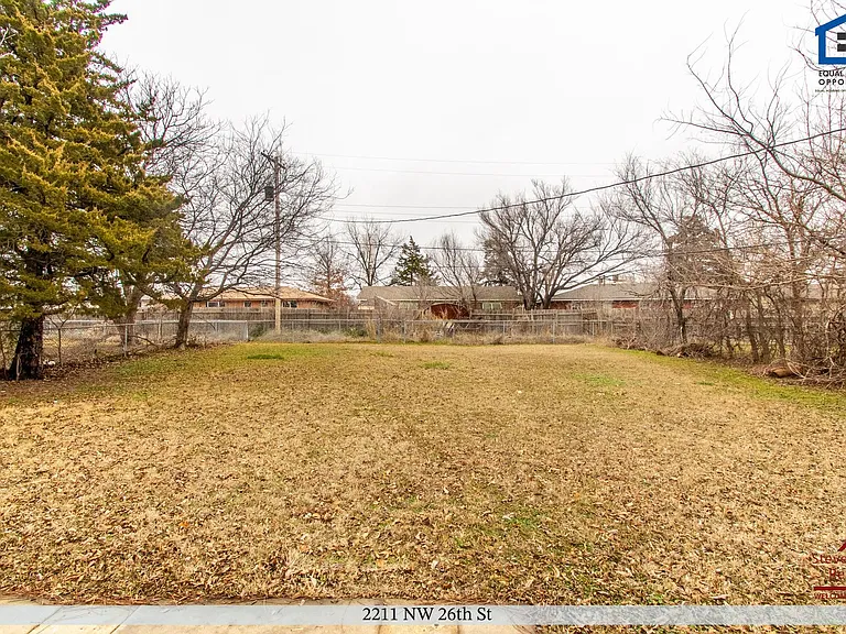 2211 NW 26th St — Photo 7