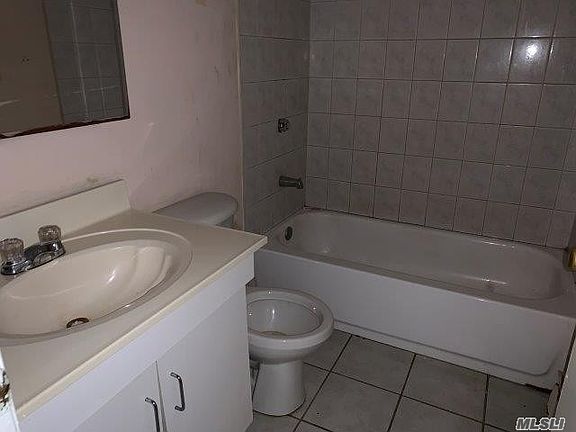 5th image of 247 Hilltop Dr