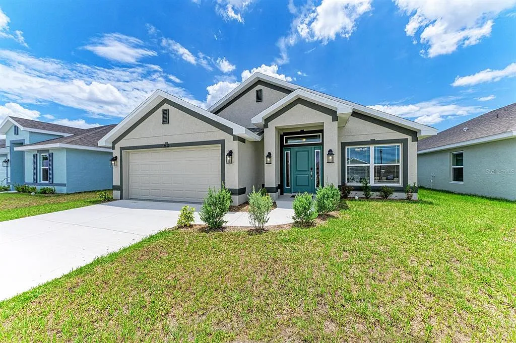 3 bed, 2.0 bath, 1485 sqft, $2,300 — Photo 2