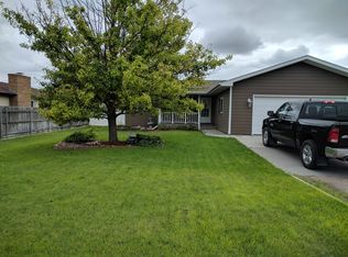 206 W Bronco Rd, Hershey, NE 69143