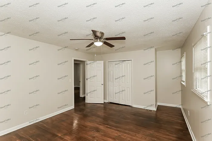 38 Lynhaven Dr — Photo 9