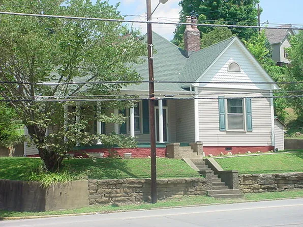 409 5th St, Jellico, TN 37762