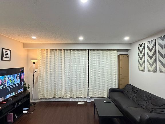 2nd image of 25 Four Leaf Dr