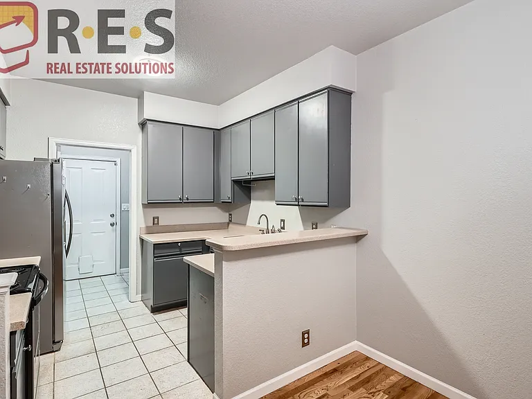 1728 Depew St — Photo 4