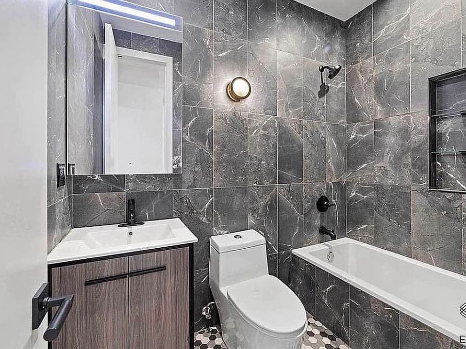 2nd image of 527 Dean St APT 3L